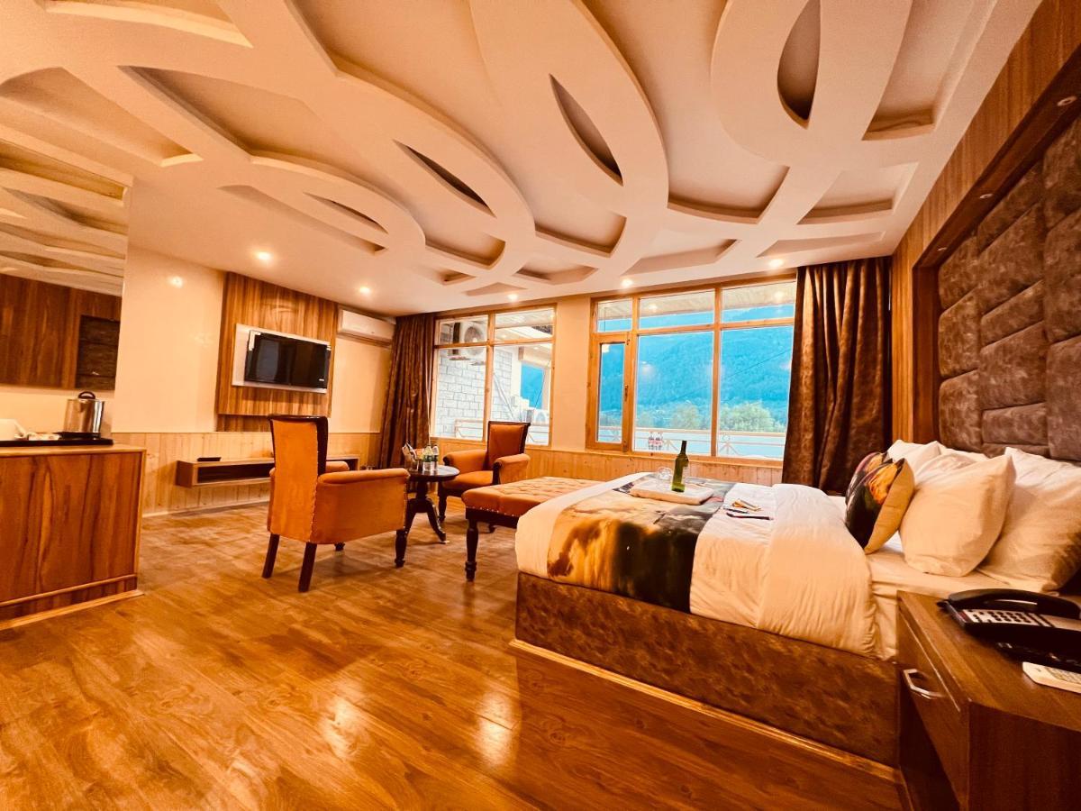 Hill River - Heated & Air Cooled, Near Mall Road - Parking, Lawn, Playing Zone & Much - Couple Friendly Manali (Himachal Pradesh)