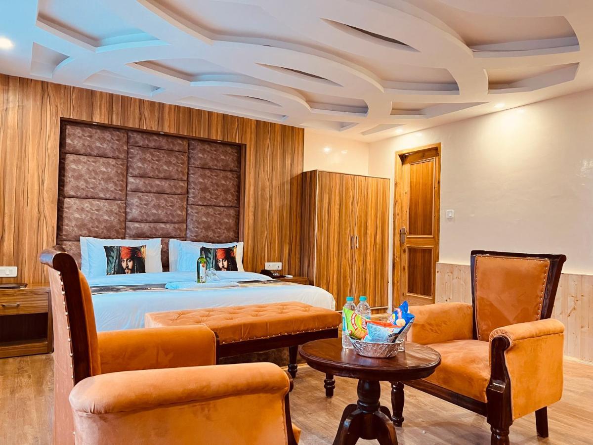 Hill River - Heated & Air Cooled, Near Mall Road - Parking, Lawn, Playing Zone & Much - Couple Friendly Resort