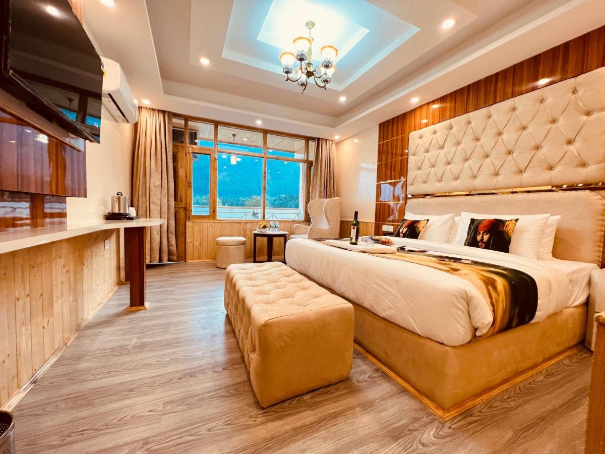 Hill River - Heated & Air Cooled, Near Mall Road - Parking, Lawn, Playing Zone & Much - Couple Friendly 4* Manali (Himachal Pradesh)