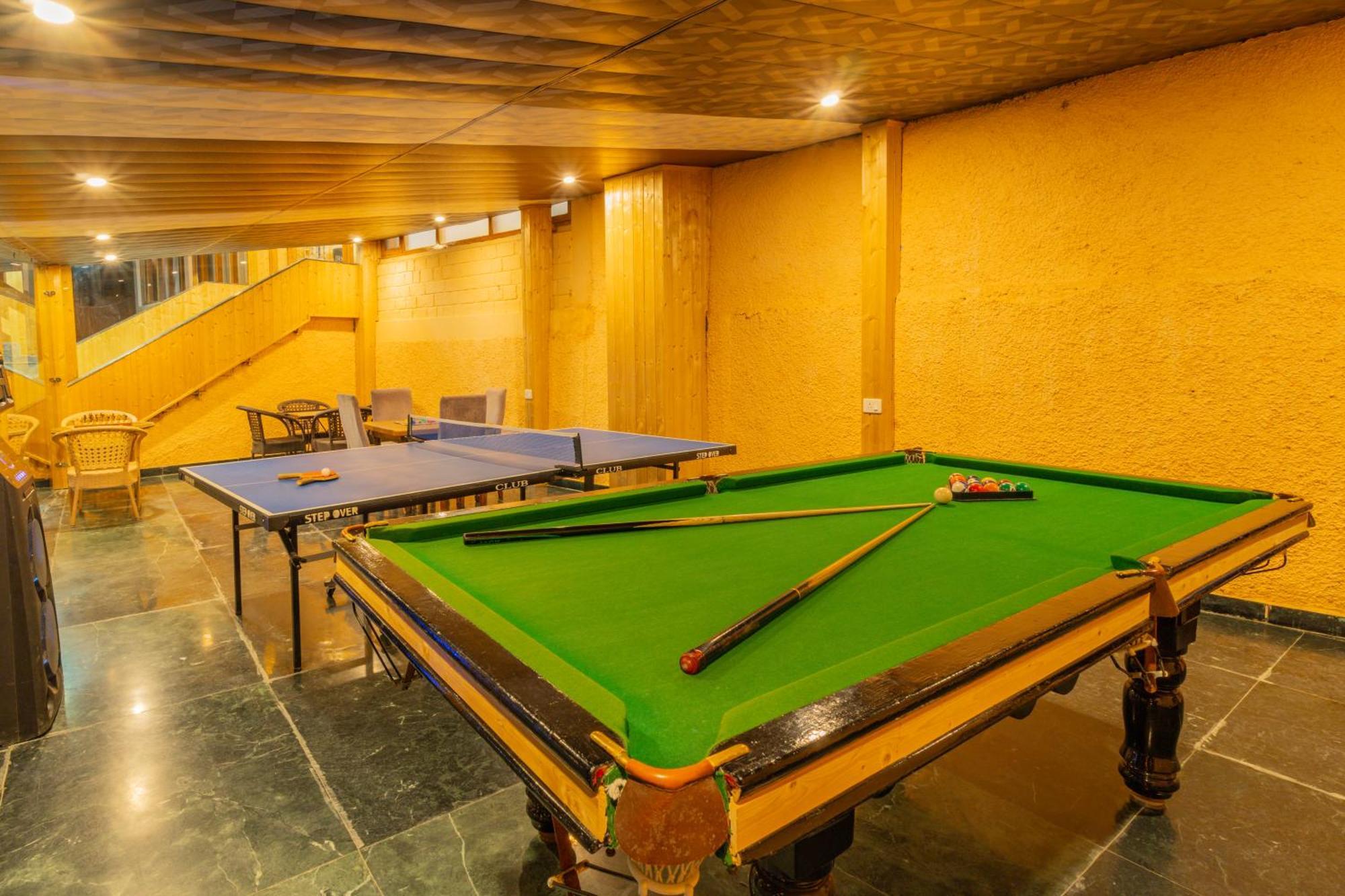 Resort Hill River - Heated & Air Cooled, Near Mall Road - Parking, Lawn, Playing Zone & Much - Couple Friendly Manali (Himachal Pradesh)